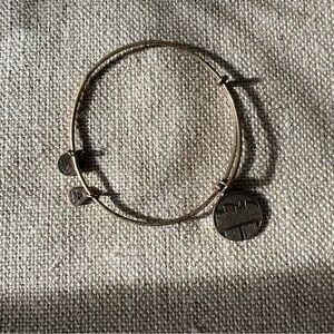 Alex and Ani antique bronze circle bangle bracelet New York charm pendant city